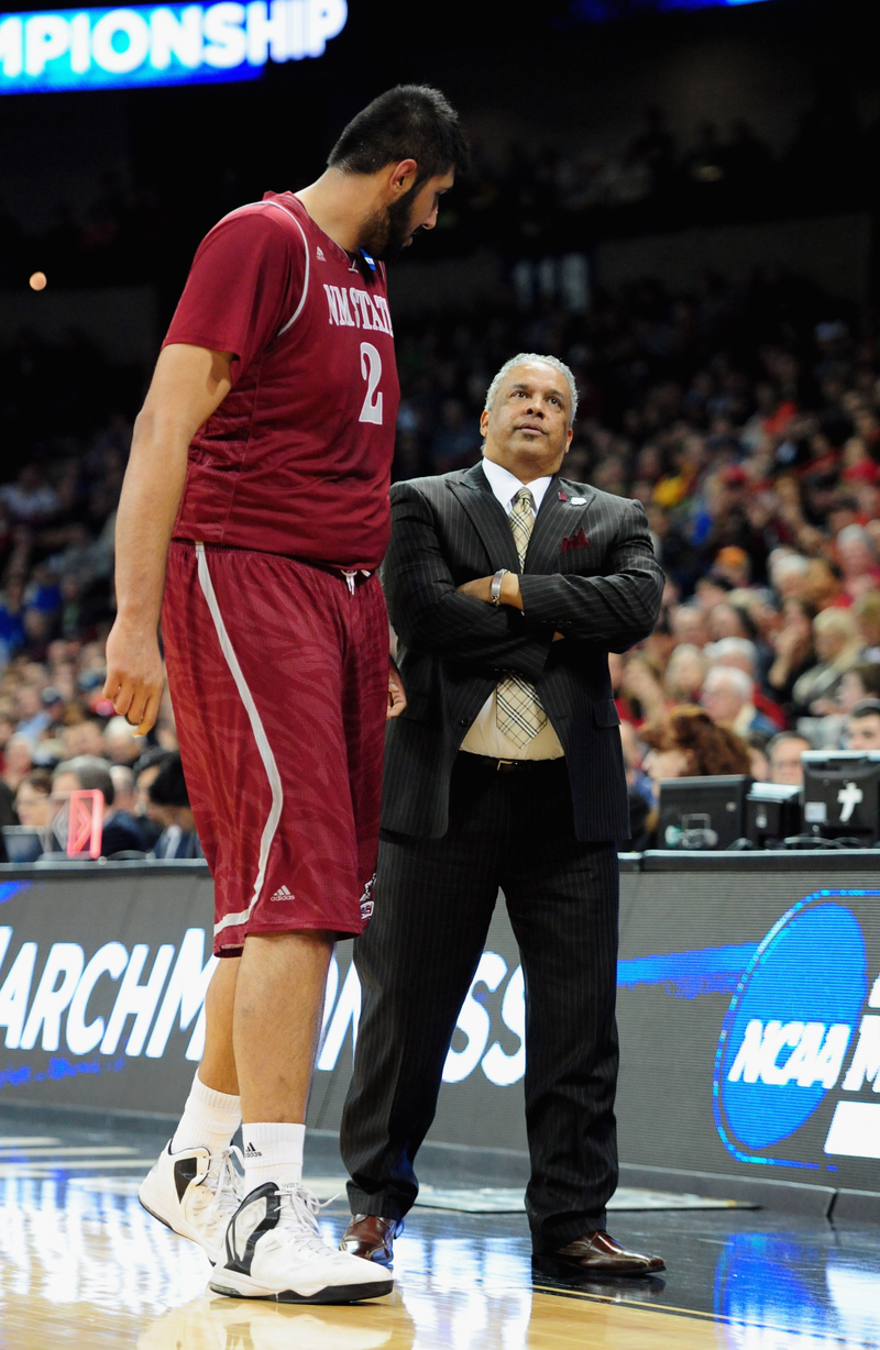 Illustration for article titled Kings Sign That Humongous Dude From The NCAA Tournament